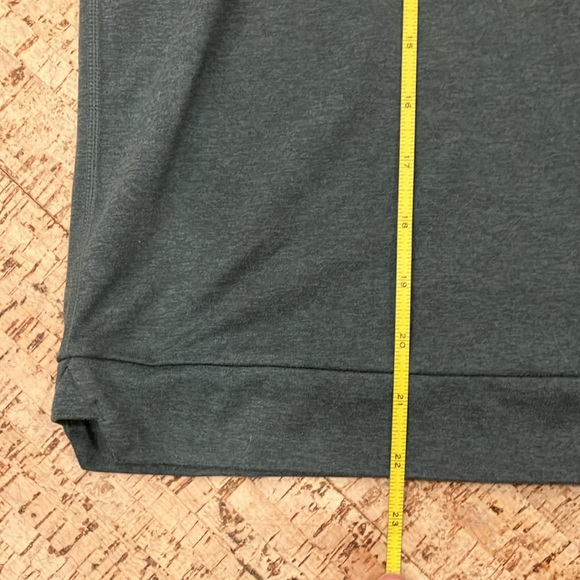 Vuori halo hoodie - Picture 7 of 8